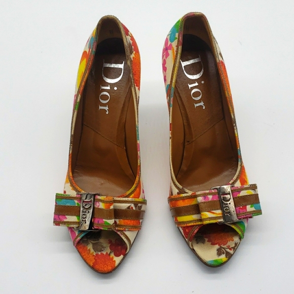 CHRISTIAN DIOR 2 1/2 INCH HEELS SIZE 39 1/2 MULTI COLOR 100% AUTHENTIC - Picture 1 of 12